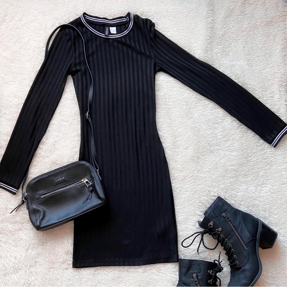 Black bodycon dress